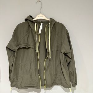 FABLETICS Jorden Woven Jacket Windbreaker Green Color Size Medium